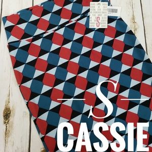 Small Lularoe Cassie Skirt
